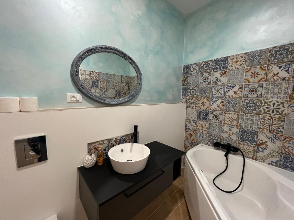 Alla Scalinata Del Teatro Rossetti Confort Suites Parcheggio ترييستي المظهر الخارجي الصورة