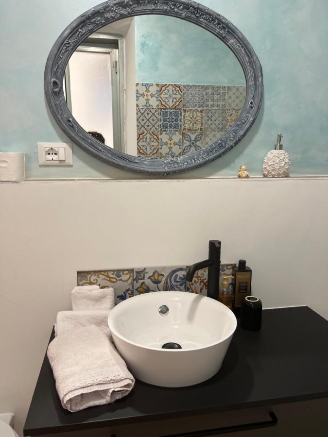 Alla Scalinata Del Teatro Rossetti Confort Suites Parcheggio ترييستي المظهر الخارجي الصورة
