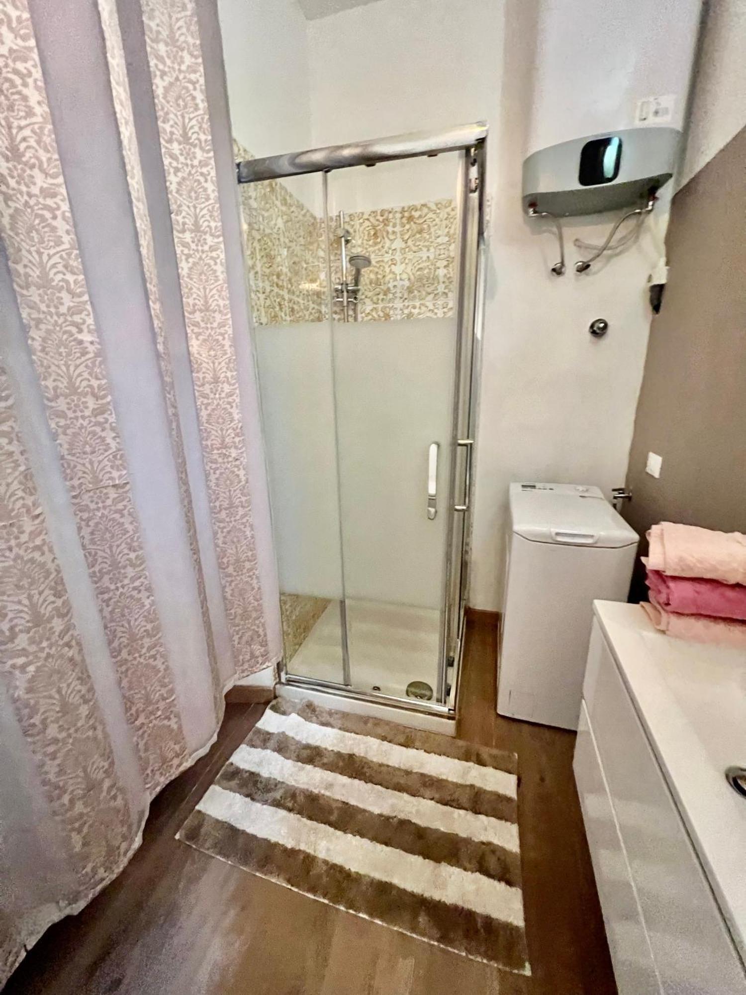 Alla Scalinata Del Teatro Rossetti Confort Suites Parcheggio ترييستي المظهر الخارجي الصورة