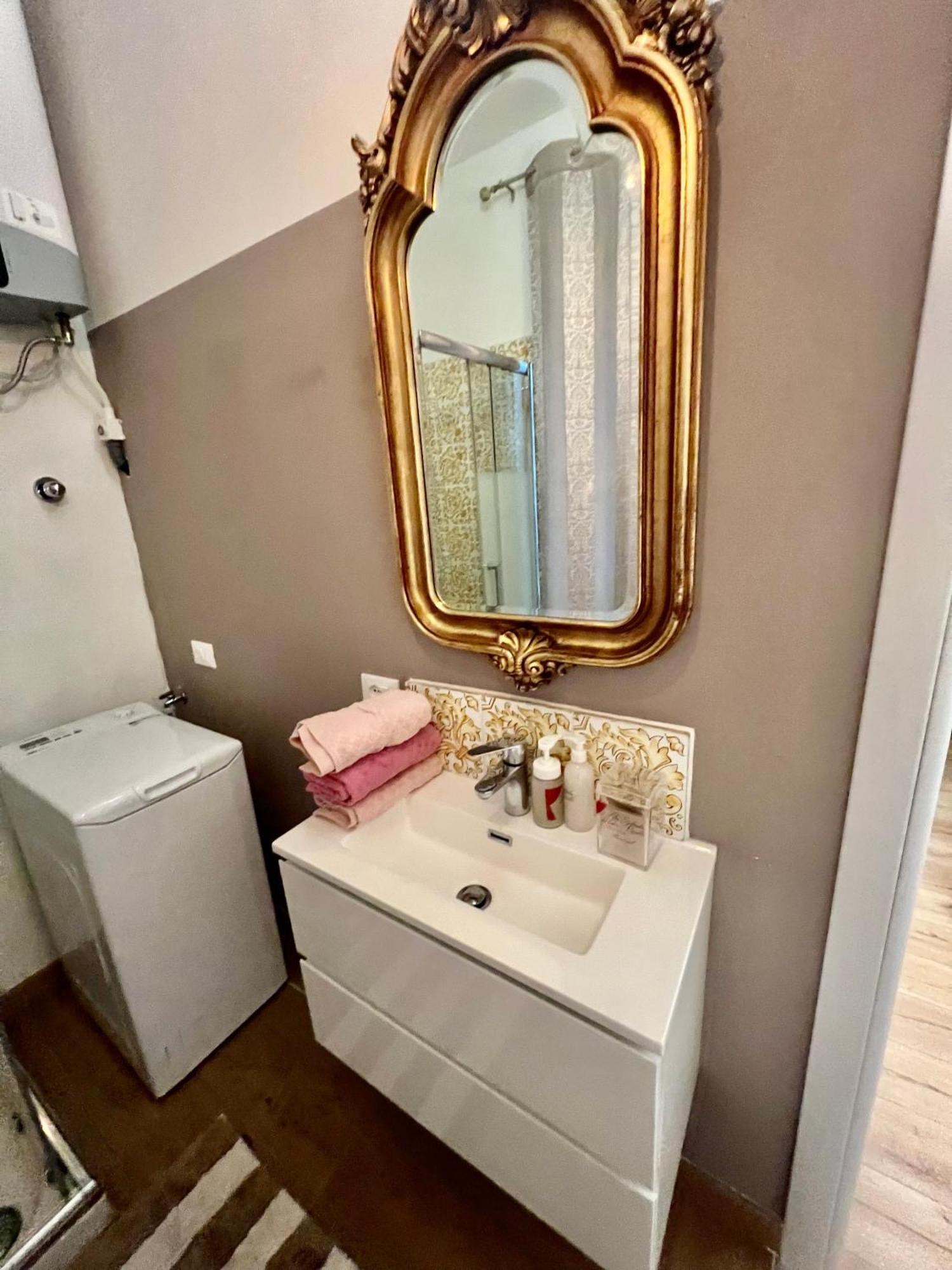 Alla Scalinata Del Teatro Rossetti Confort Suites Parcheggio ترييستي المظهر الخارجي الصورة